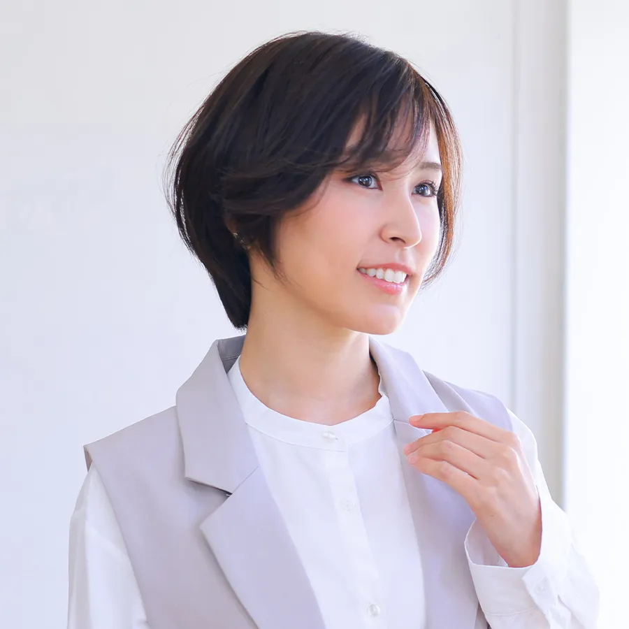 医療用ウィッグ・レミー/レミープレミアム/クリスプショート 顔回りをふんわりさせて女らしさを引き立ててる人毛ウィッグ