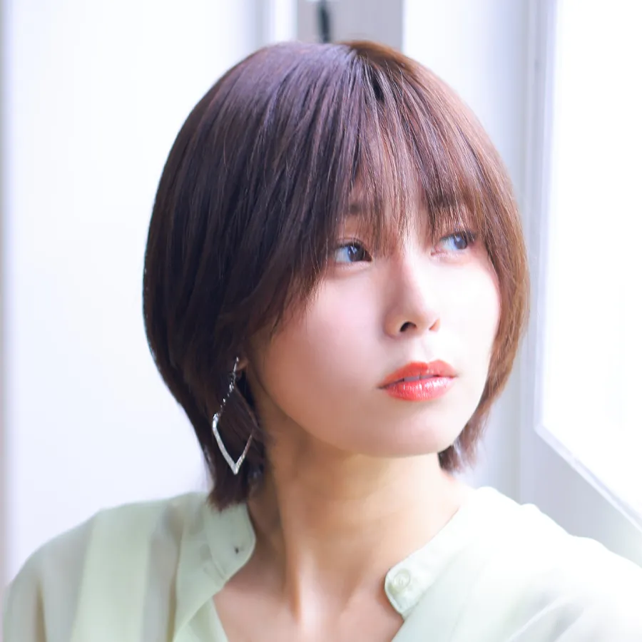 医療用ウィッグ・レミー/レミープレミアム/ダーリンショート ローレイヤーでさりげない動きを出しながらも落ち着きのある雰囲気に